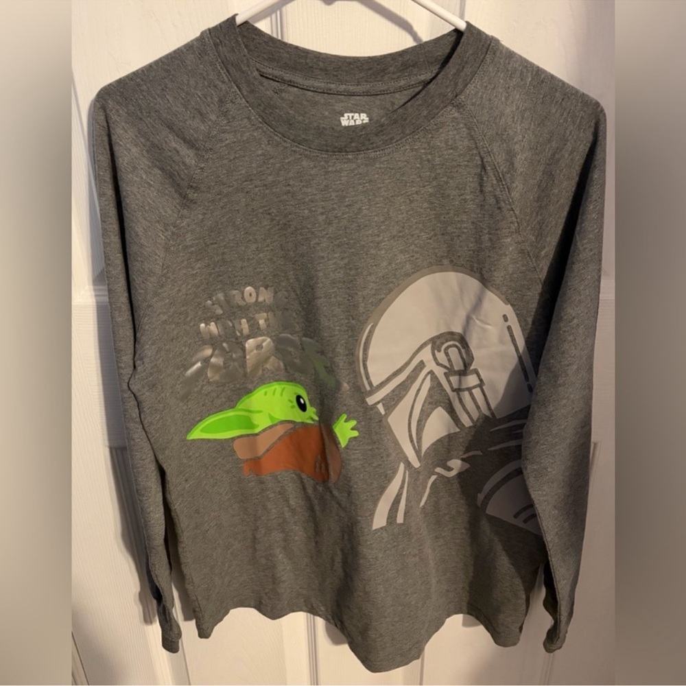 Star Wars Mandalorian & Grogu Pajama Set Gray - NWT Small - Picture 2 of 6